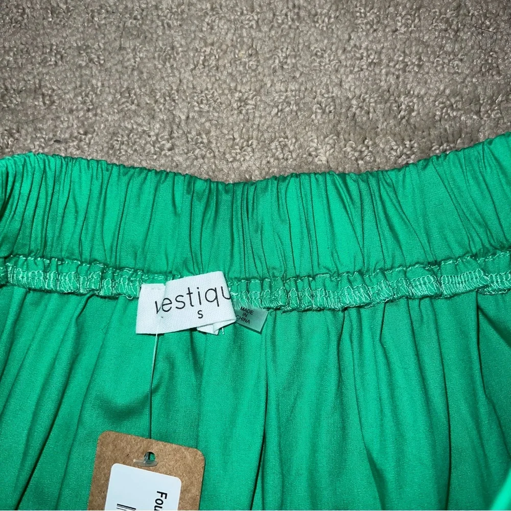 NWT Vestique Green Mini Skirt Size Small